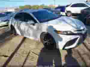 تويوتا كامري 2024