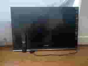 تلفزيون 32 بوصة