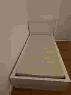 Bed with medical mattress