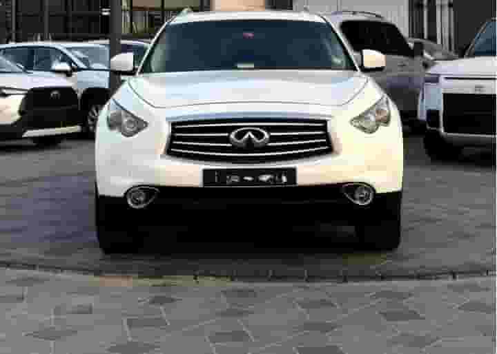 انفينيتي QX70 موديل 2015
