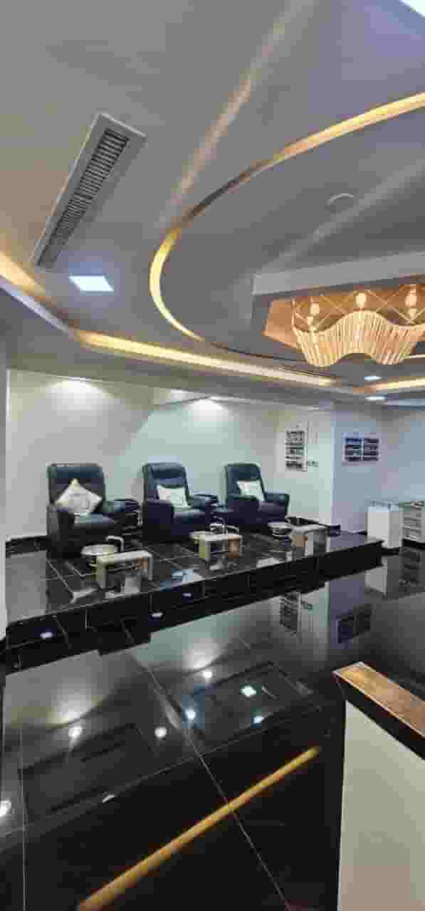 صالون نسائي للبيع