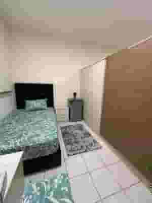 بارتشن للشباب العرب بالحي الانجليزي ... بالقرب من السوق الصيني