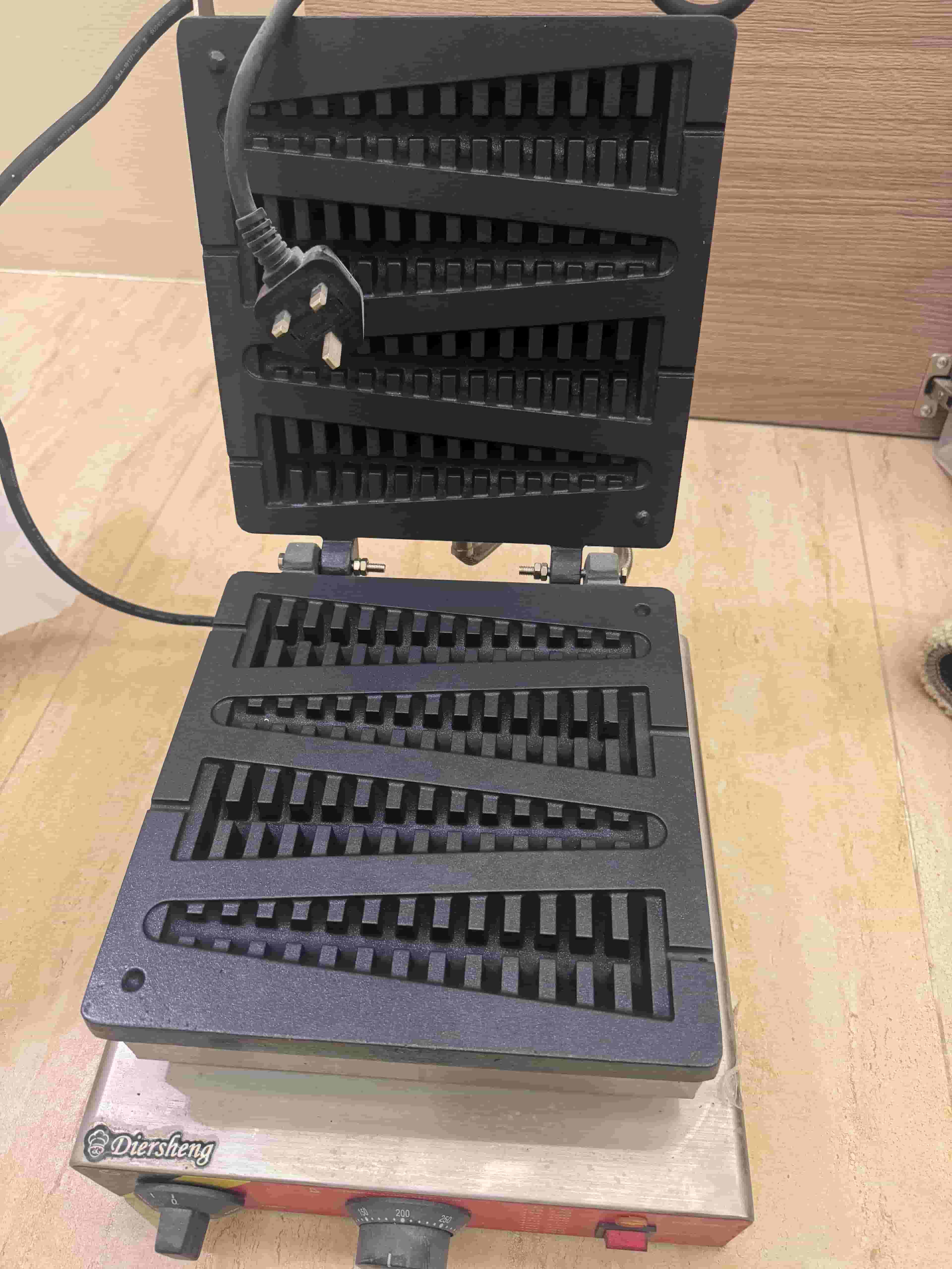 A new device and device