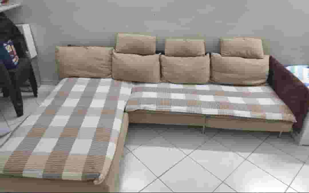 شراء الأثاث وتصويره