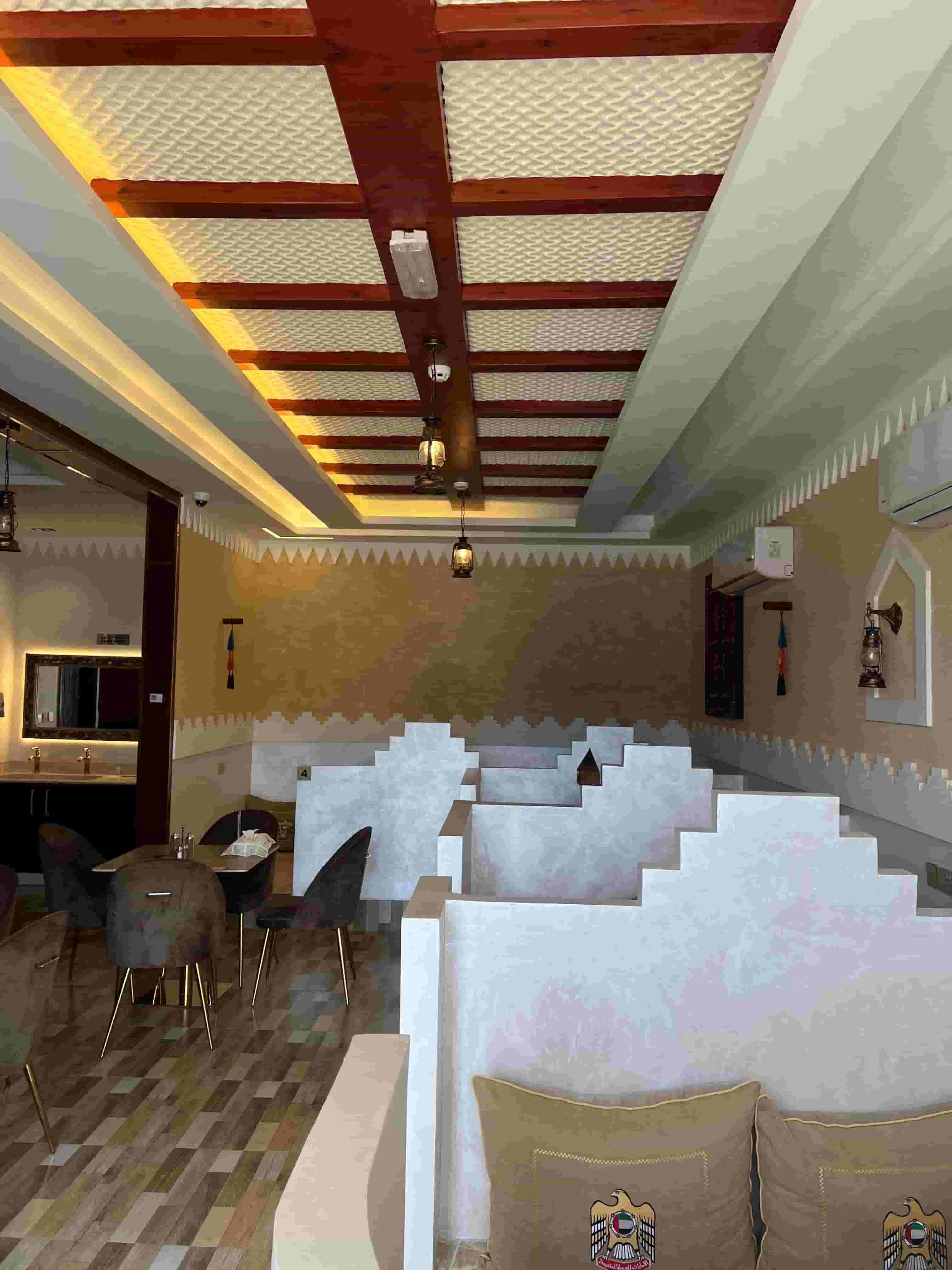 مطعم للبيع معسكر شركات مزيد 130م