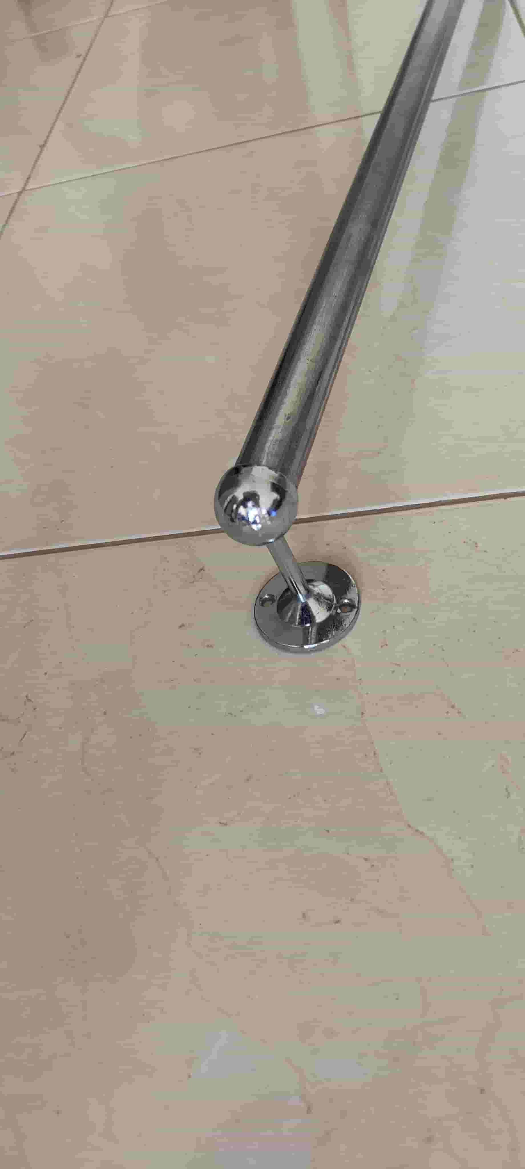 حامل بالسنتيمتر