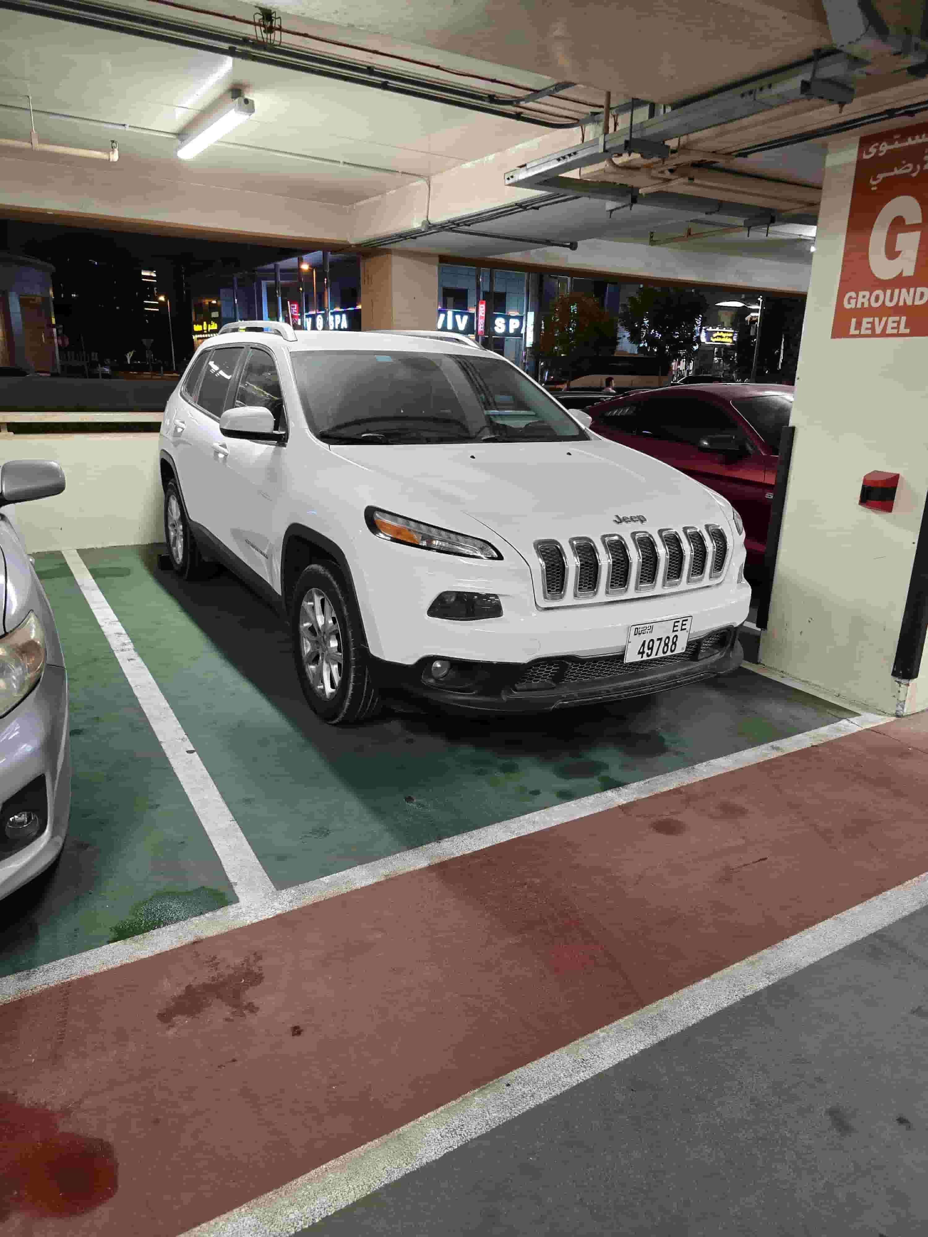 جيب شيروكي لاتيتيود V6 2018