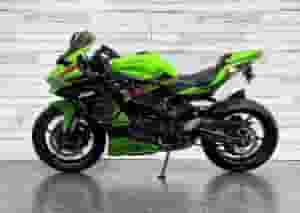 2023 Kawasaki Ninja ZX-4RR KRT