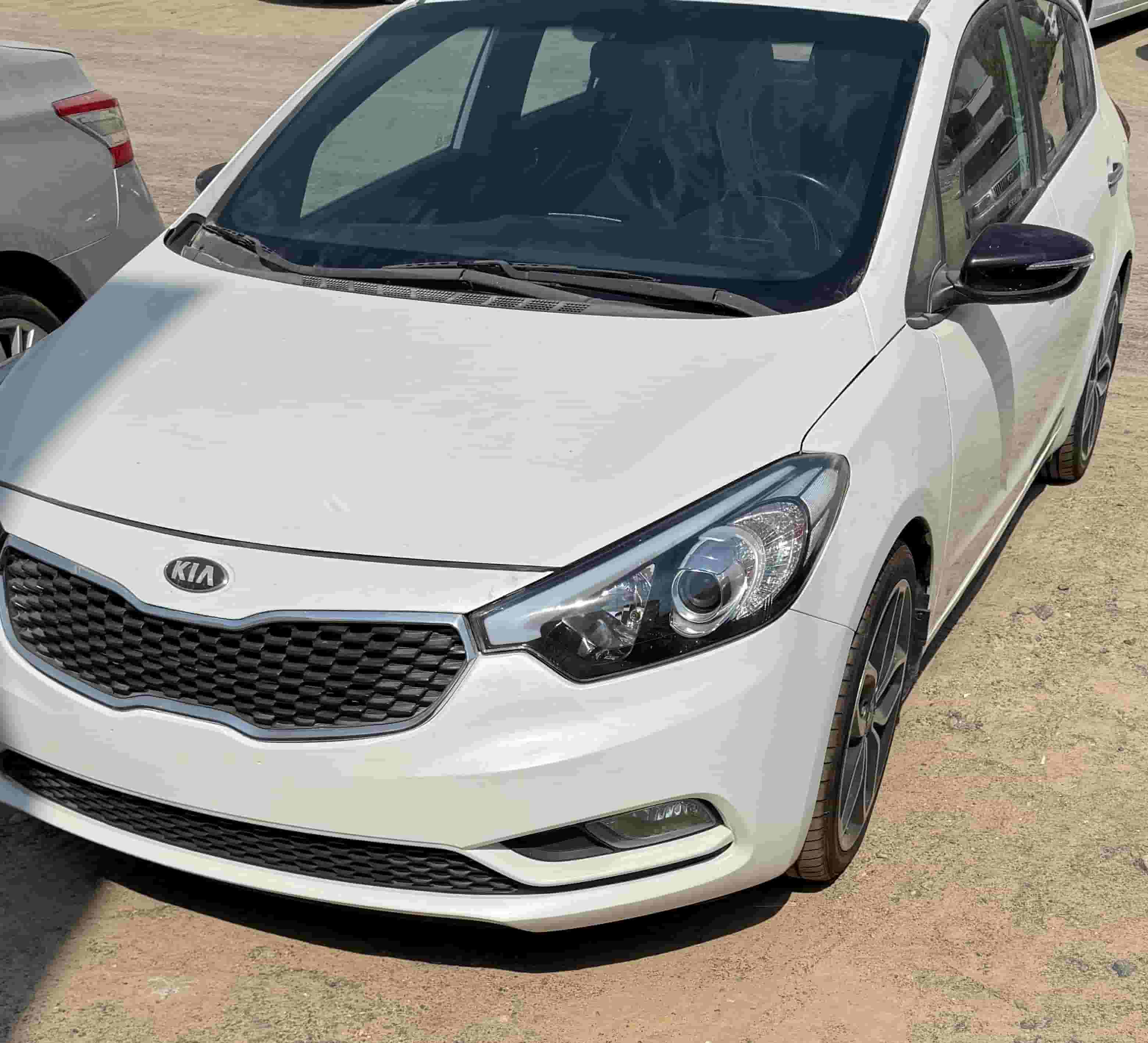 كيا فورتي 5 SX 2015 هاتشباك