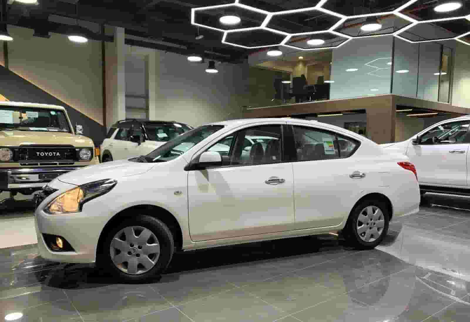 سيارات للتأجير 