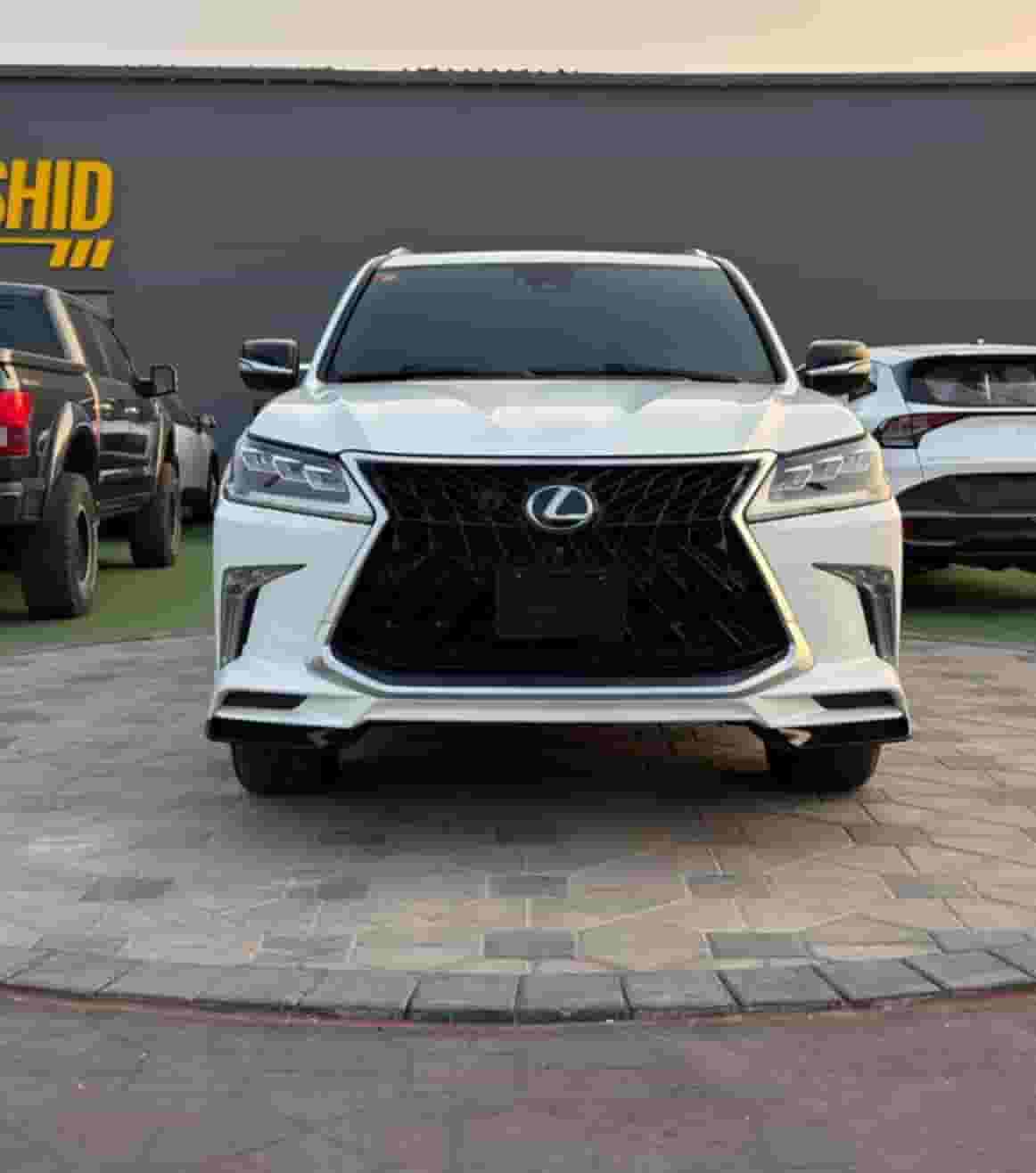 لكزس LX570 2017 سبورت للبيع