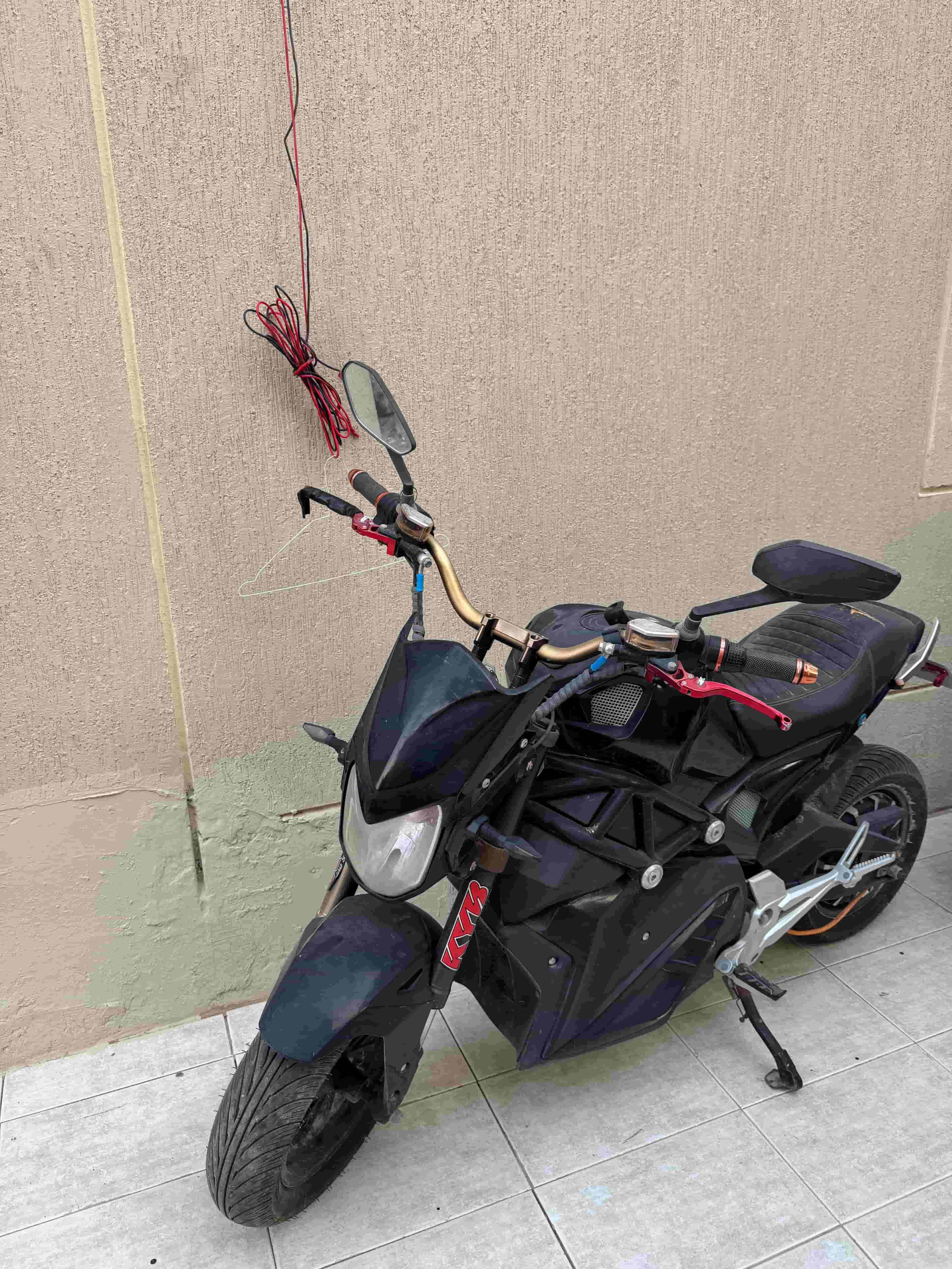 دراجة كهربائية  ( اقرأ الوصف)