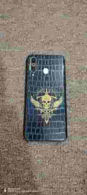 سامسونج A8s في حالة ممتازة