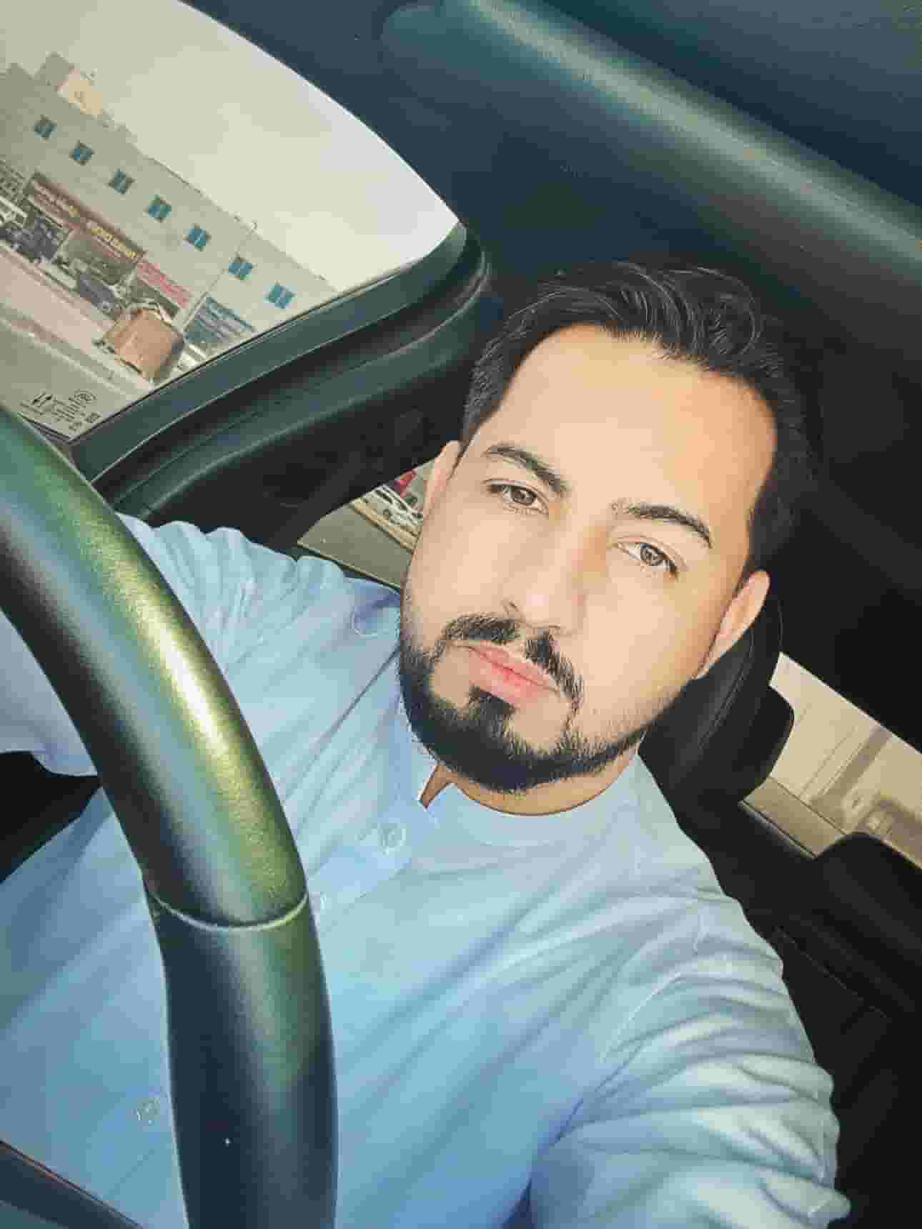 أبحث عن وظيفة سائق