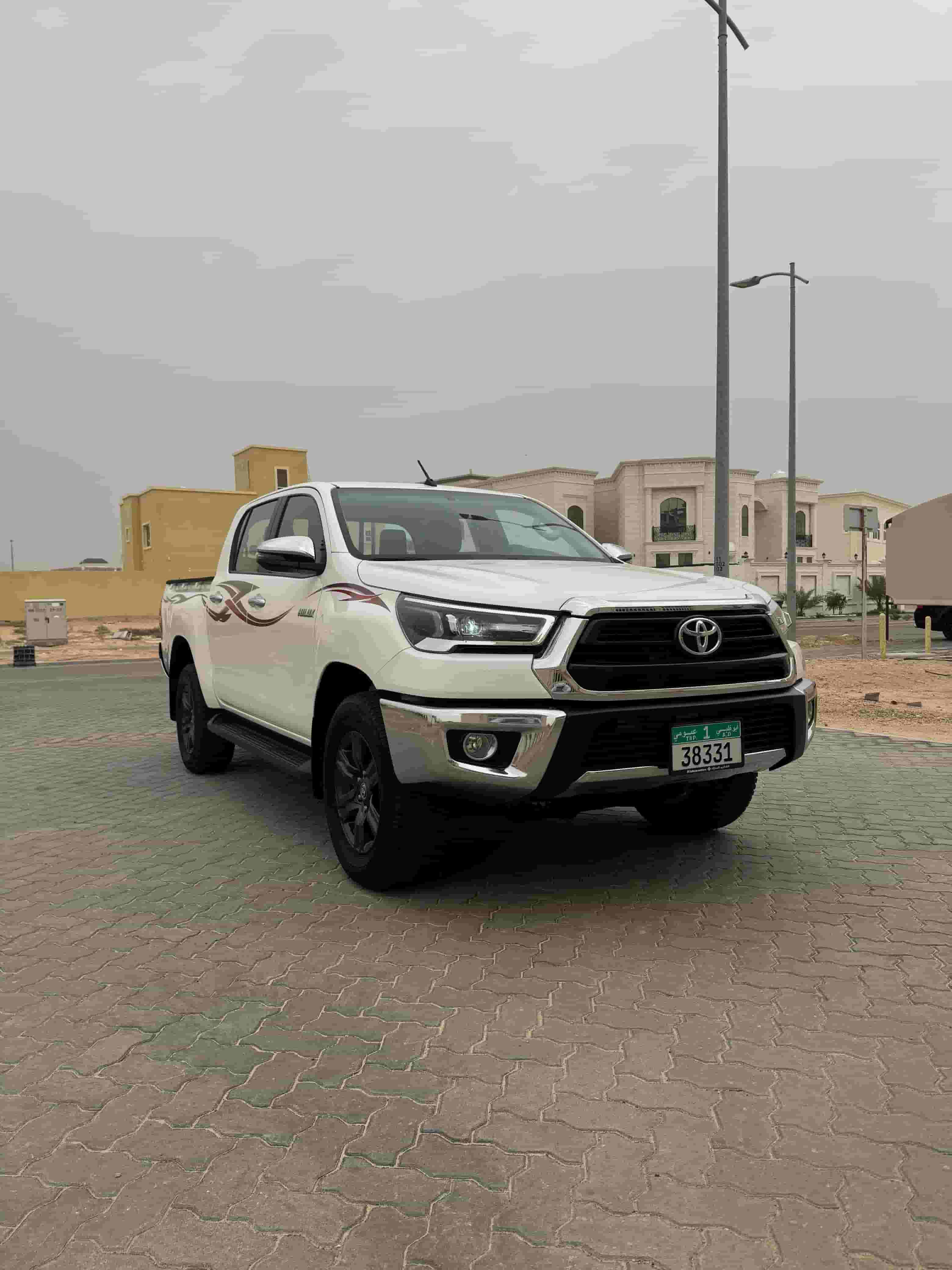 TOYOTA HILUX 2025