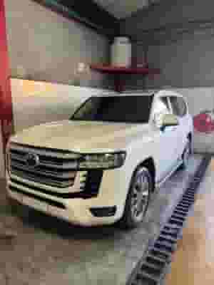 لاندكروزر GXR 2022