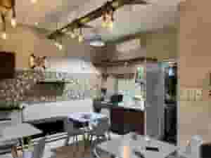 مطعم للبيع في الخالديه ابوظبي