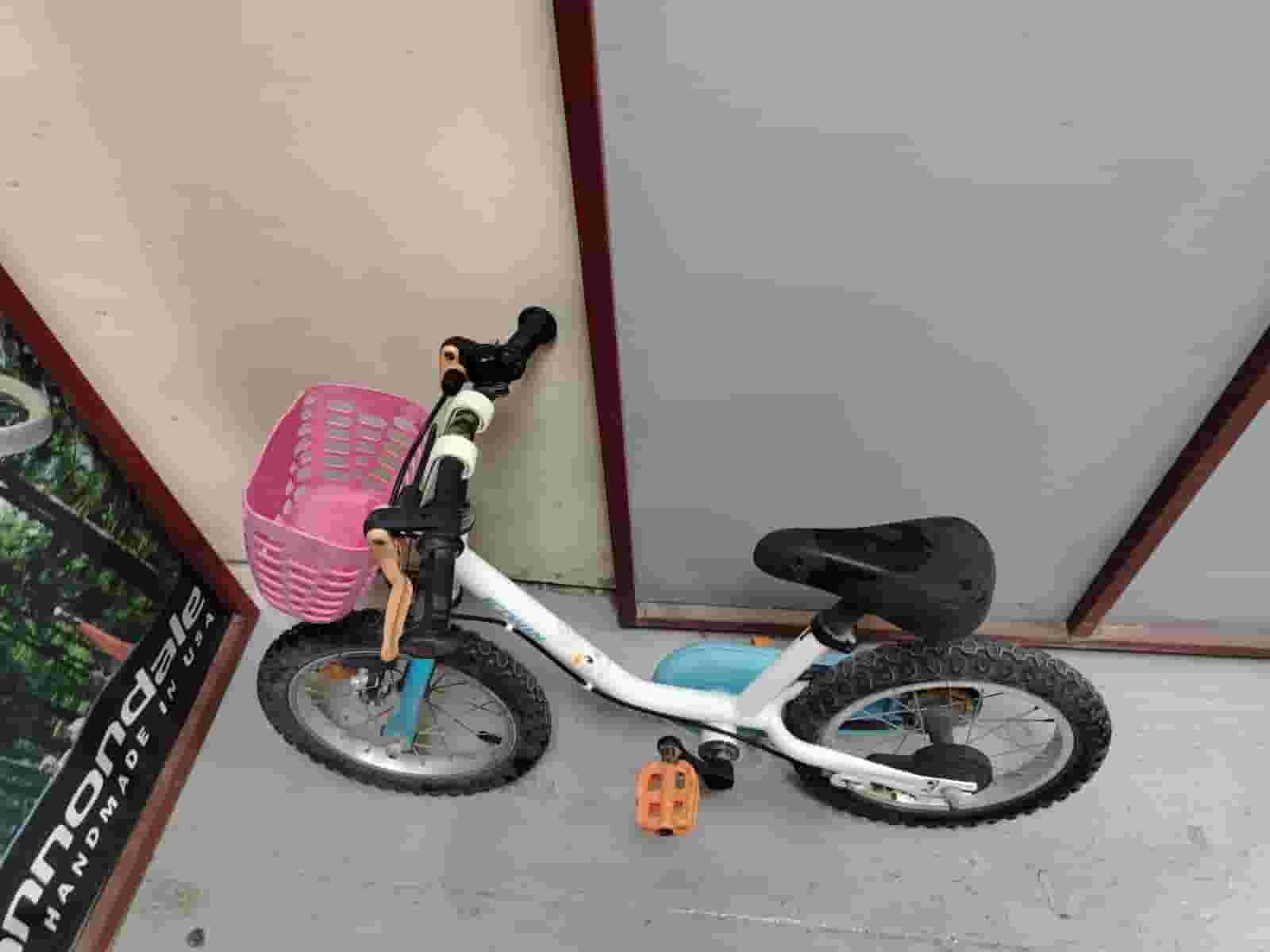 12in kids Btwin city bike in perfect condition for sale