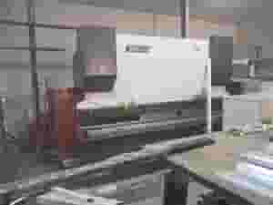 Cutting machine, food machine and corner machine