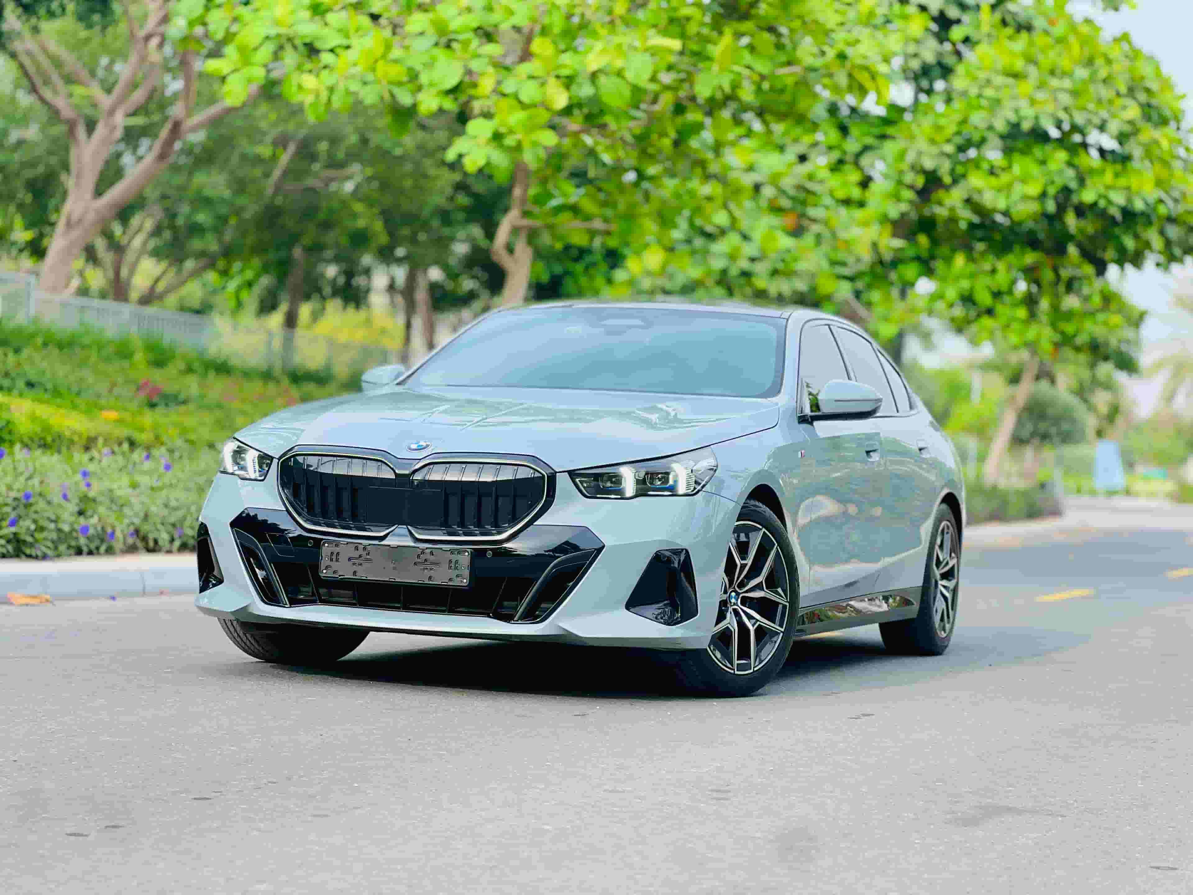 بي إم دبليو 5 سيريز 520i M Sport V4 2.0L موديل 2024