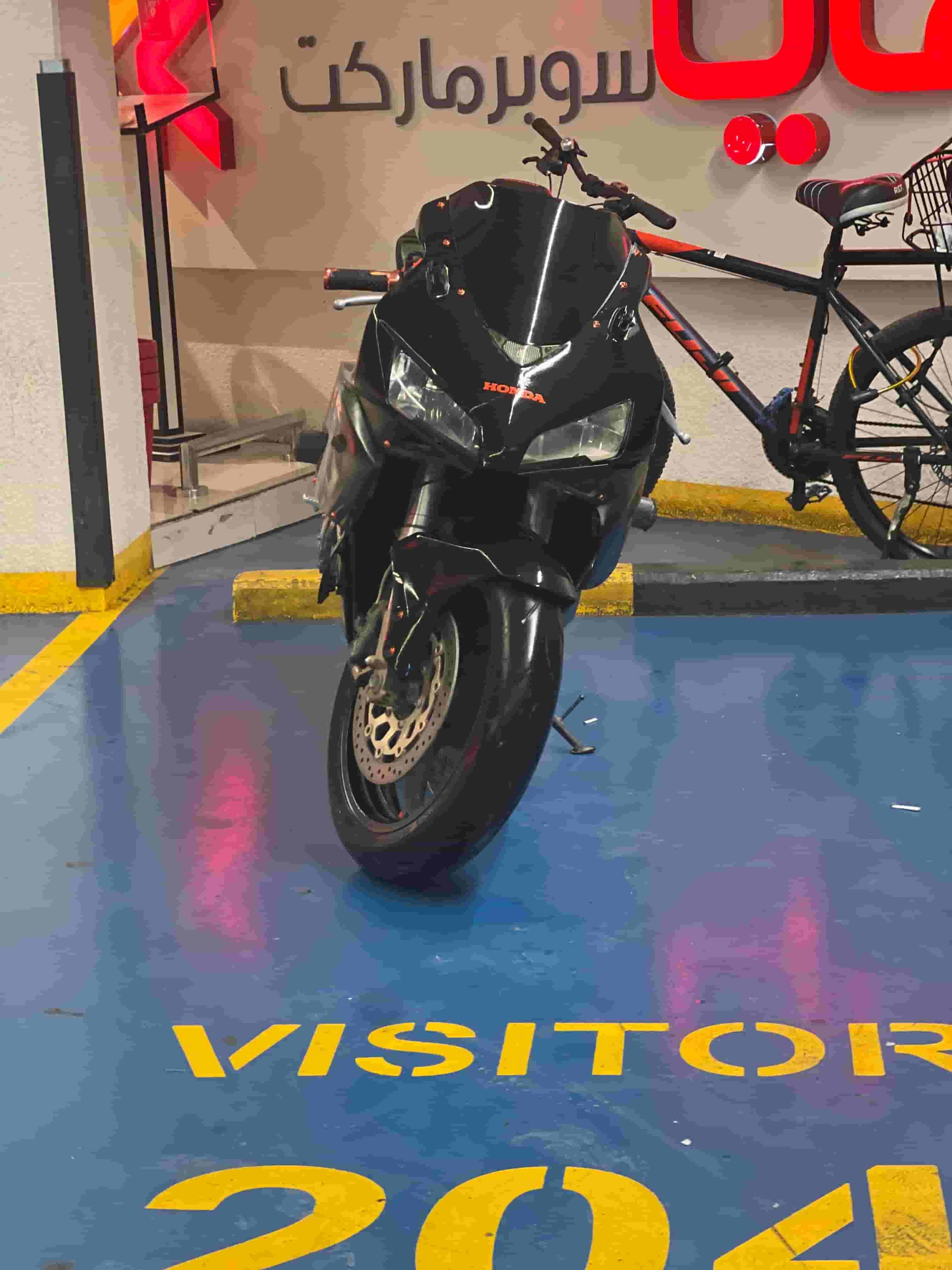 Honda CBR 1000 RR model 2005