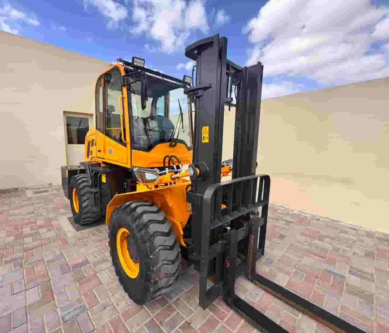 🚜 Rough Terrain Forklift for Sale – KABTU CK35 (Model 2025)