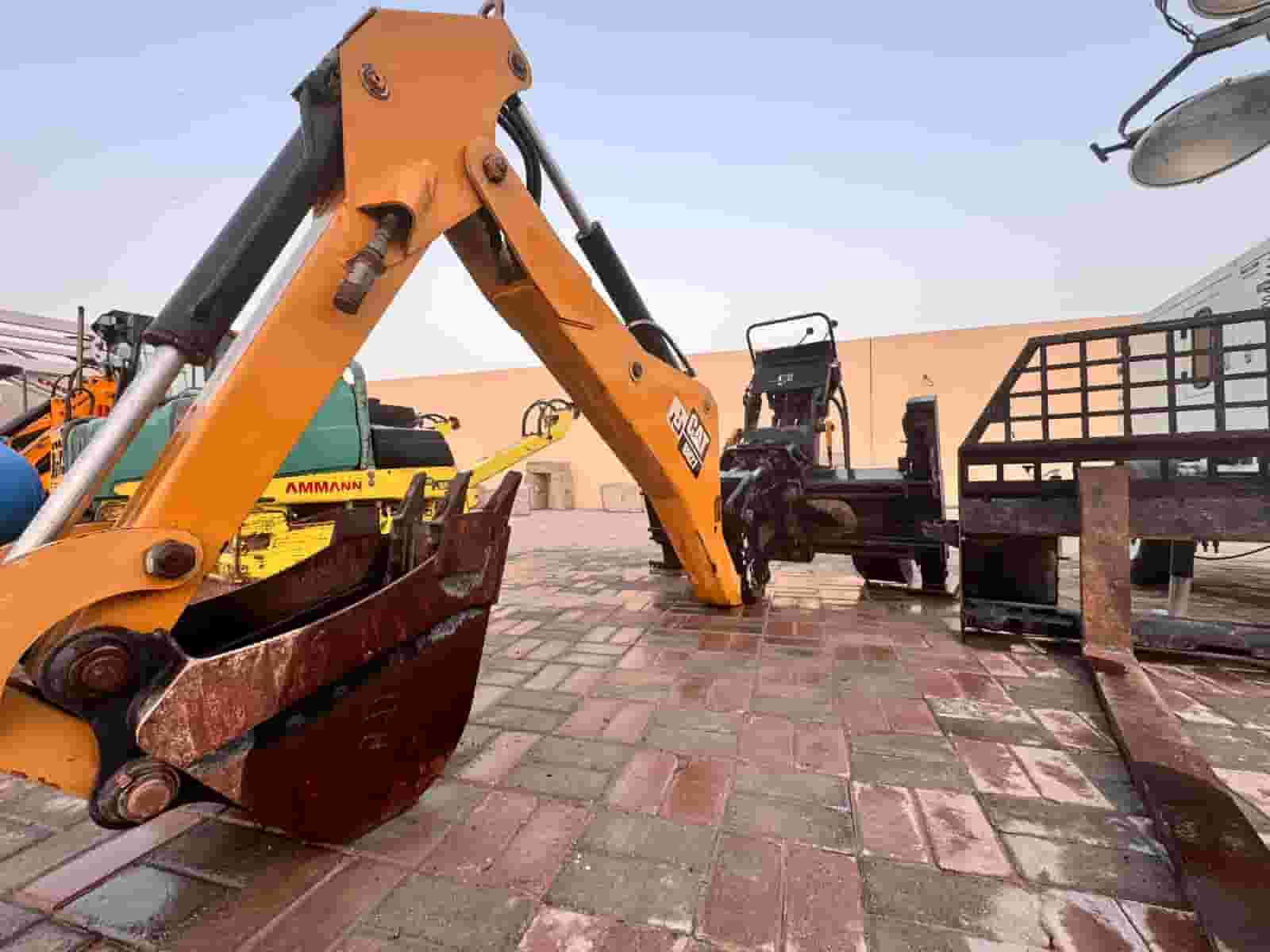 Caterpillar BH27 side-shift excavator - 2007 model 