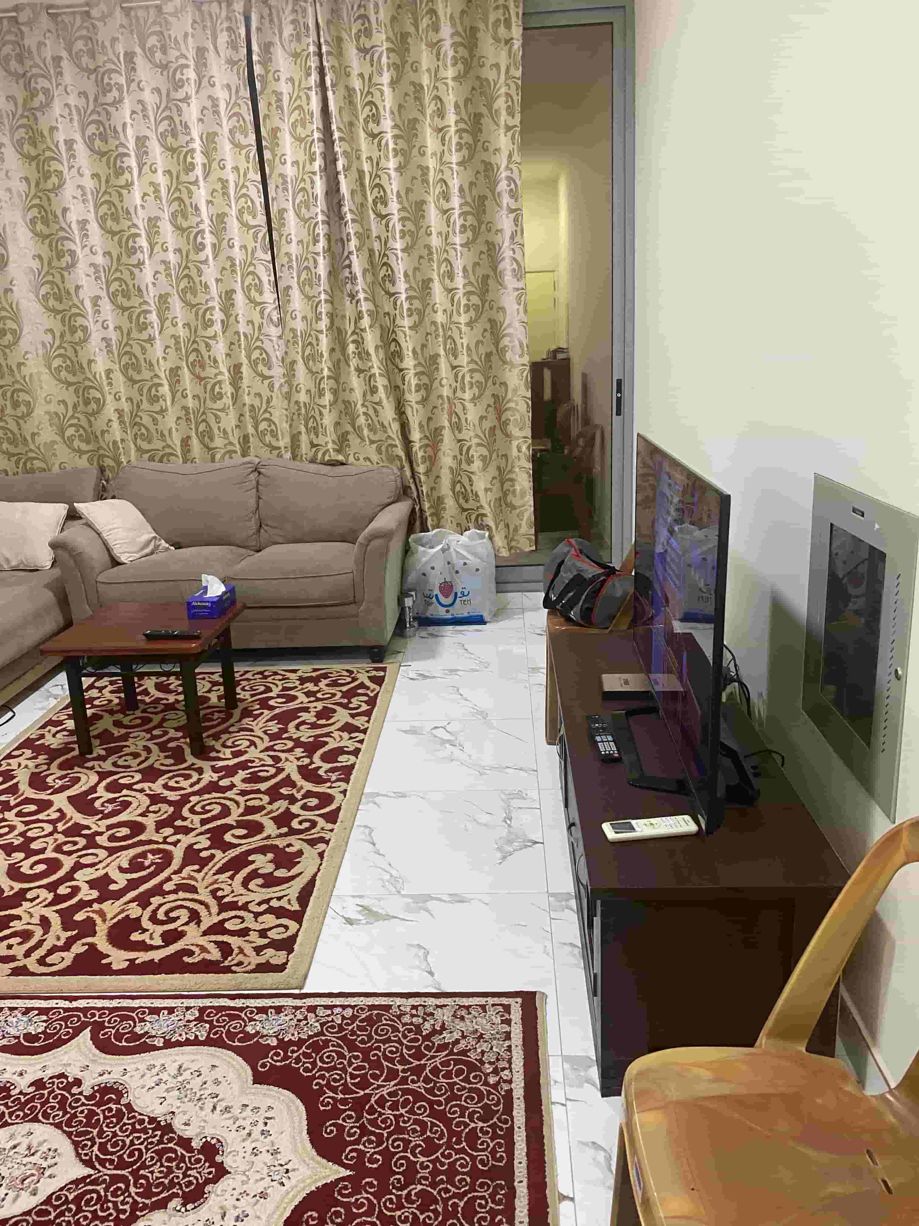 A large room and lounge to share - girls only