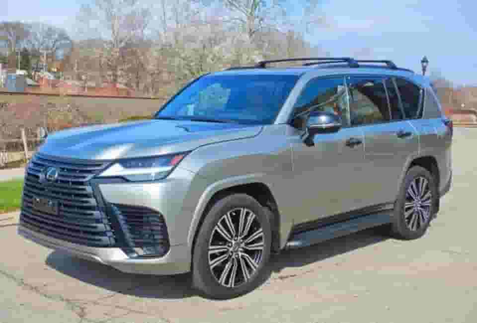  لكزس LX 600 سيارة دفع رباعي فاخرة 2023