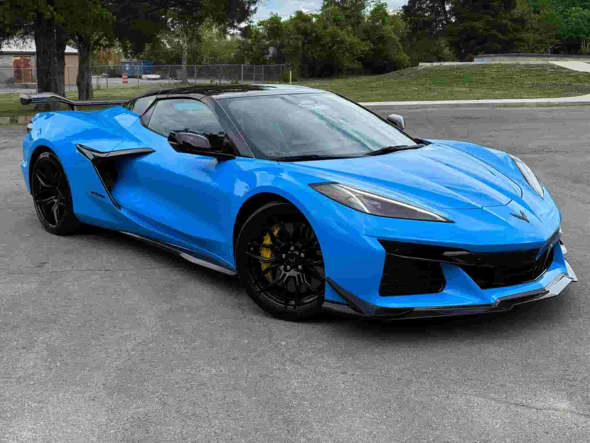 2025 شيفروليه كورفيت Z06 3LZ القابلة للتحويل RWD