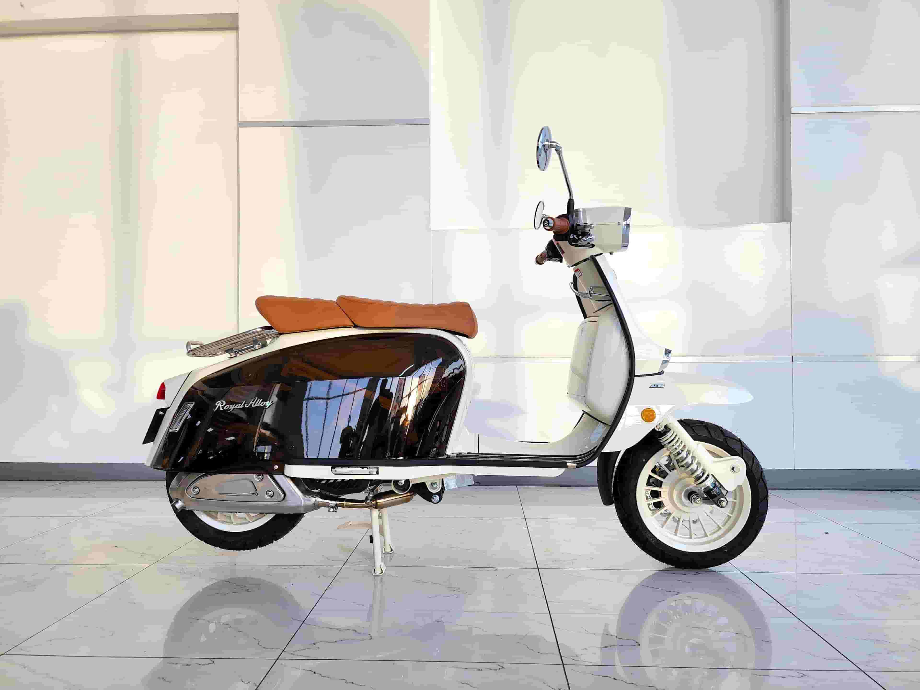 Royal Alloy - GP 160 Transparent - Model 2026