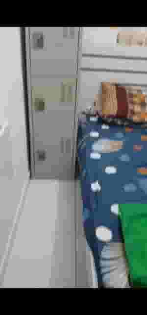 For young people, there is a balcony with the first resident next to the Emirates markets. Fast dirt parking with refrigerator and drinking water 0558742856