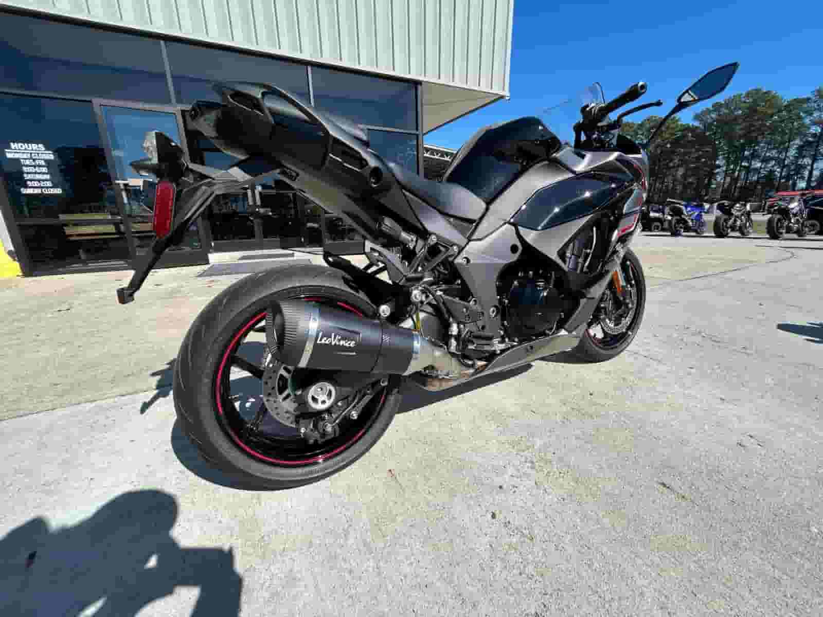2024 Kawasaki Ninja 1000SX sport Racing motorcycle