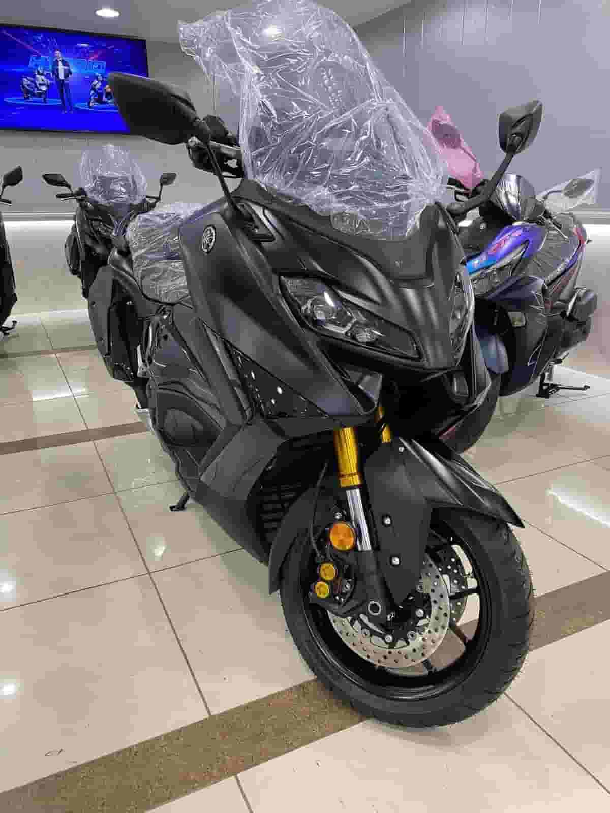 Selling Fast Brand NEW 2024 / 2025 Yamaha T MAX 560 Motorcycle