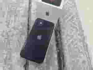 ايفون 11 مساحه ممتازه للتصوير و الألعاب و الهديا سعره فقط 950 درهم ف ابوظبي كاش