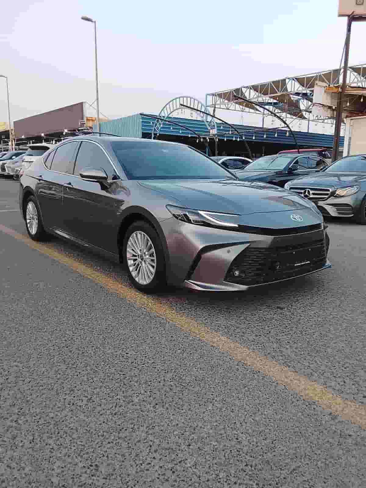 تويوتا كامري XLE 4V 2.5L موديل 2025