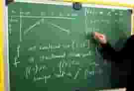 معلم متخصص في تدريس الفيزياء والرياضيات physics math and calculus خبرة في تدريس المنهاج الوزاري والأمريكي