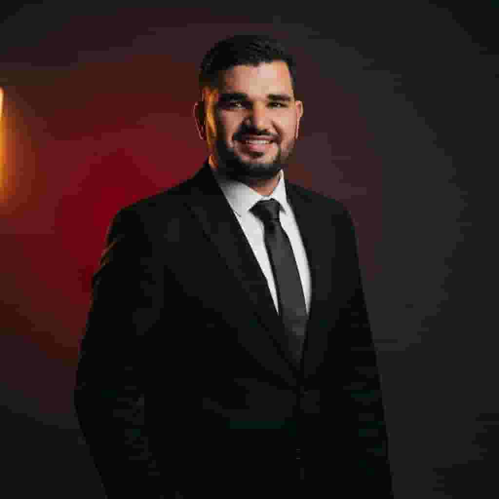 محاسب مبيعات خريج تجارة إنجليزي يبحث عن عمل
