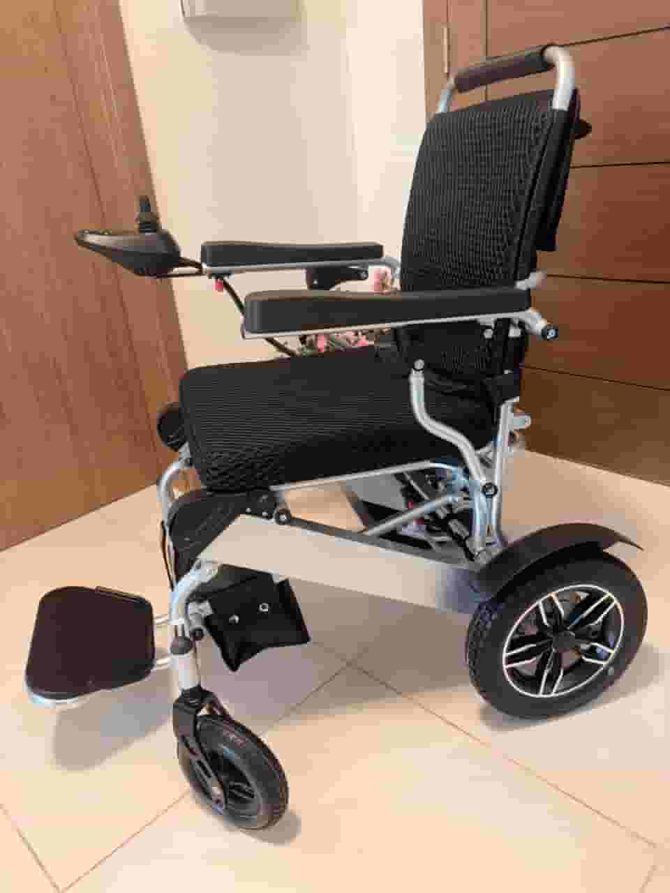 electric wheelchair
