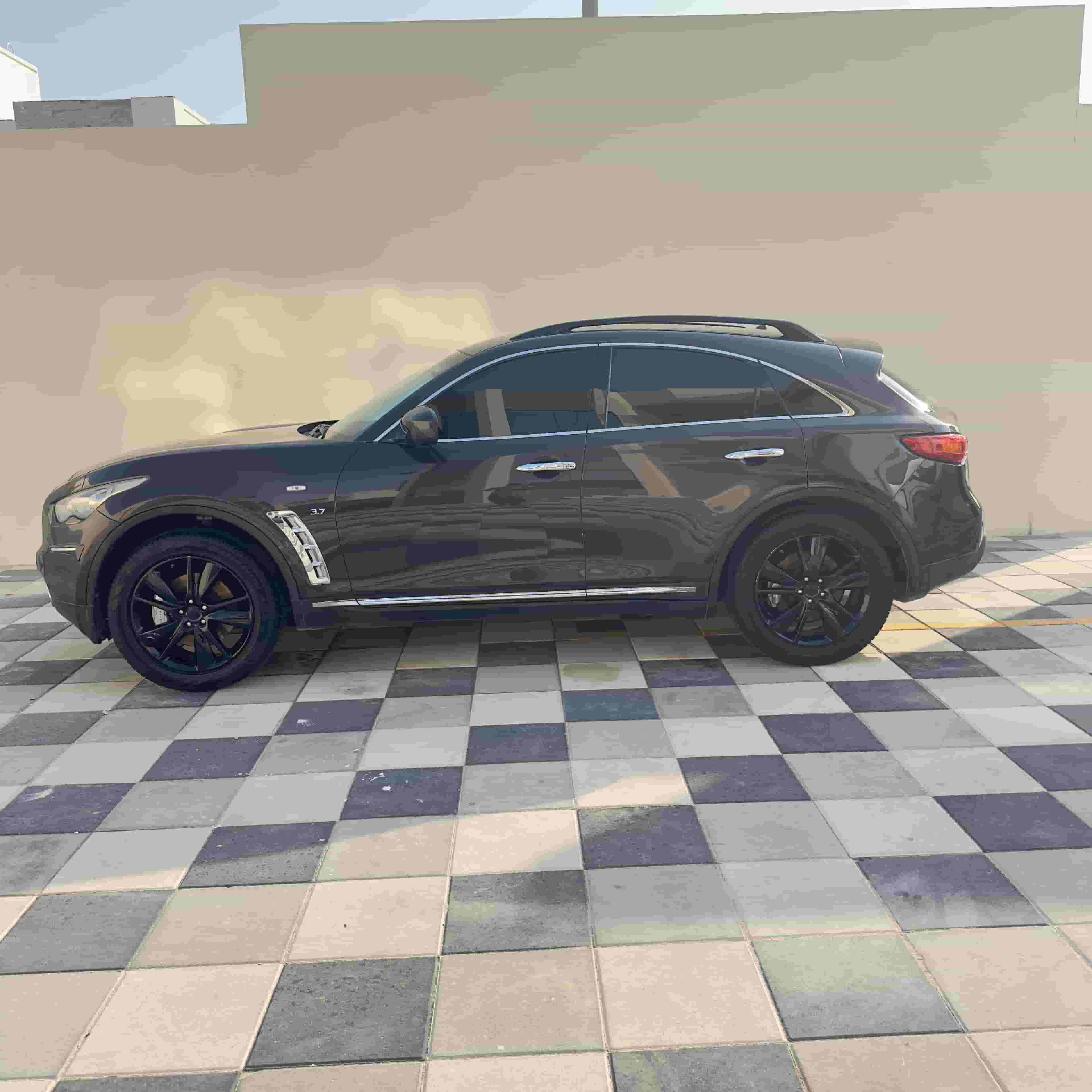 Infiniti QX70 GCC