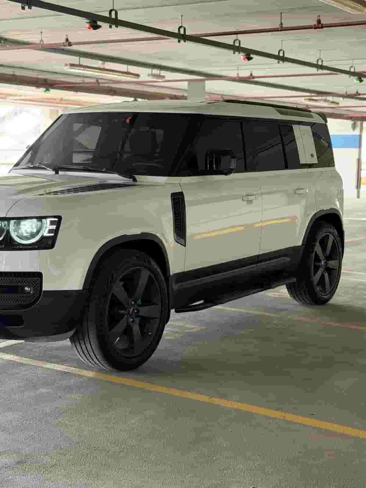 Land Rover Defender 2021 American specs