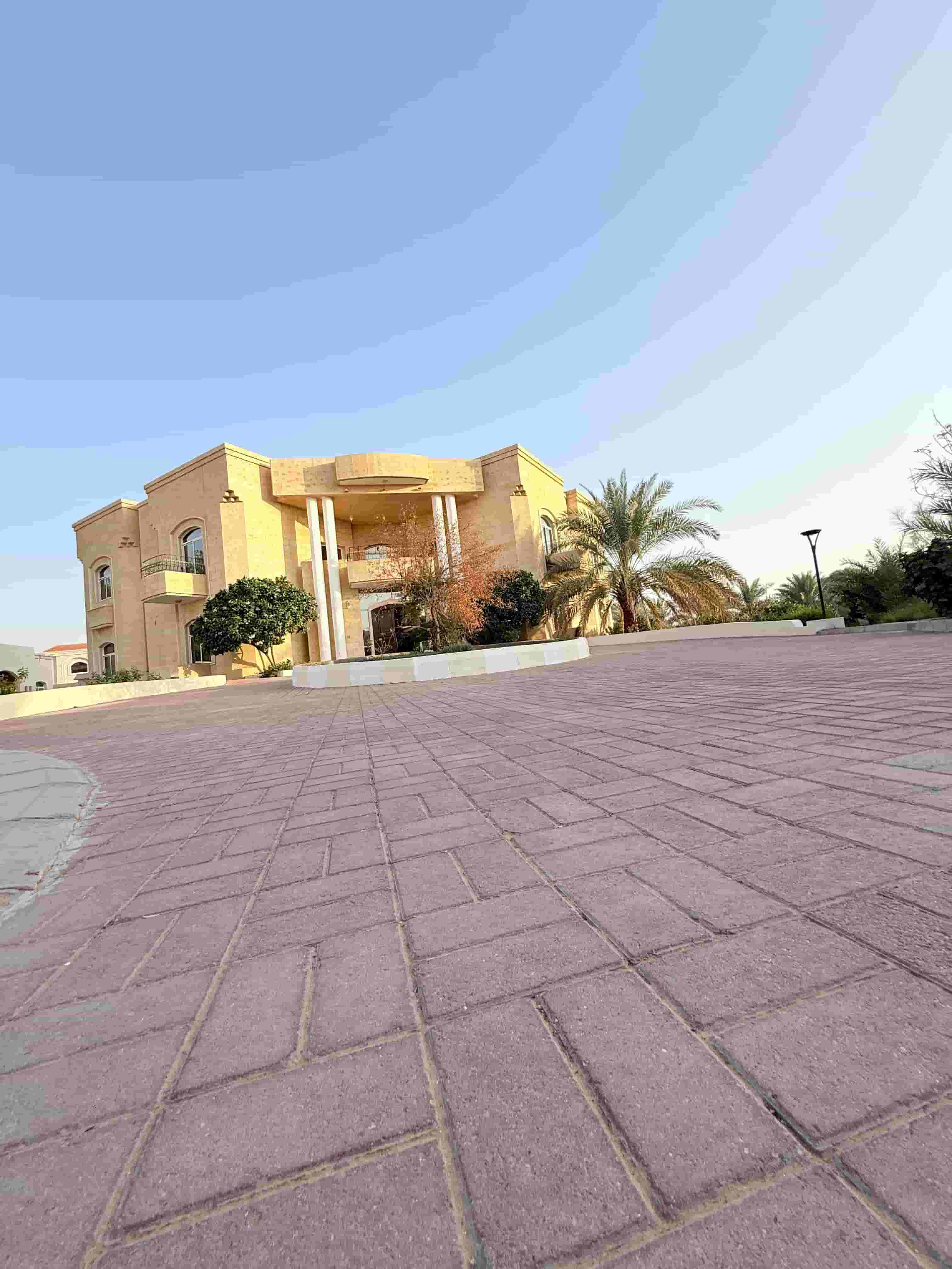 For rent a villa on the main street in Shuaiba near services and schools