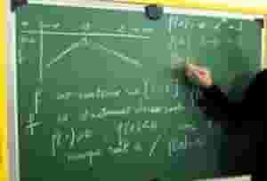 مدرس أردني خصوصي للمراحل الجامعية لمواد الرياضيات pre calculus, 1، calculus 2، linear algebra, differential equations (calculus) والفيزياء