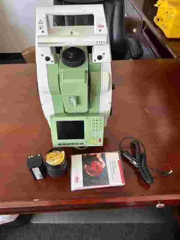 Leica TS12 R1000 Robotic Total Station Surveyor equipment for sale