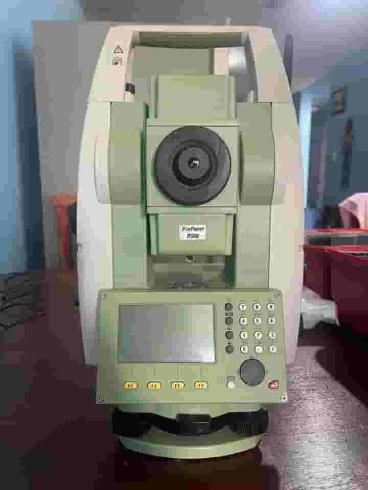 Leica TS09 Plus R1000 Total Station Excellent surveyor equipment for sale