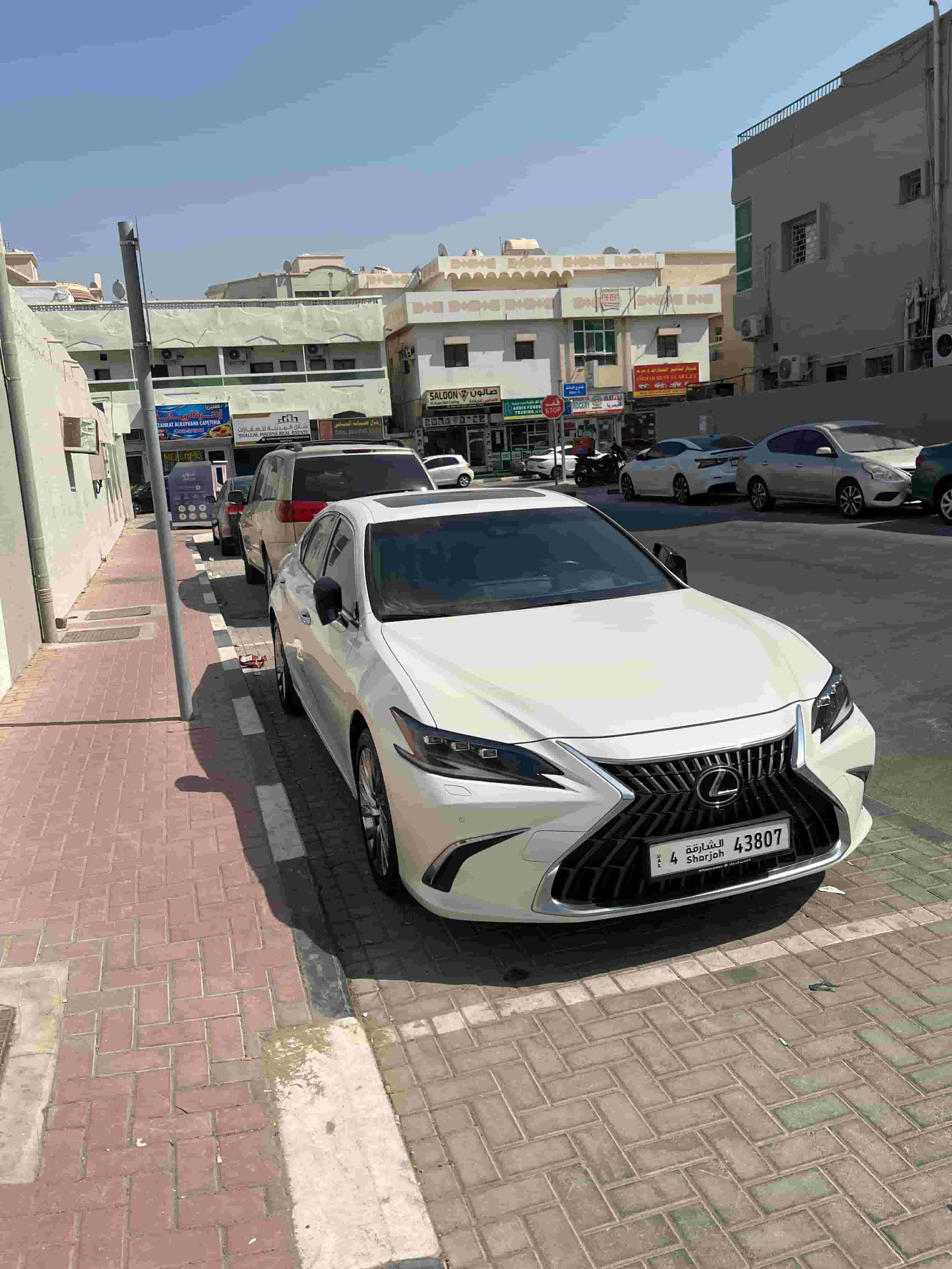 لكزس إي اس 300 هاايلرد 2023 خليجي رقم 1
