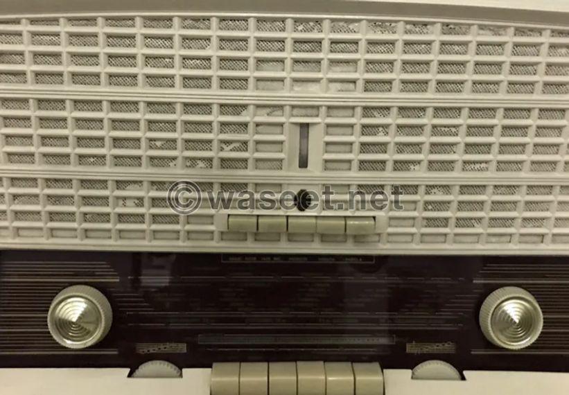 Old model radio for sale 0