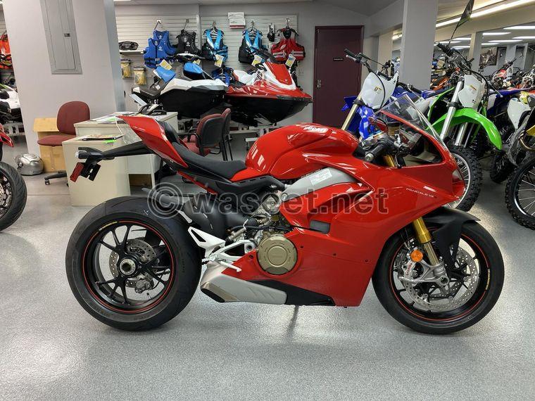 2019 Ducati Panigale V4S  1