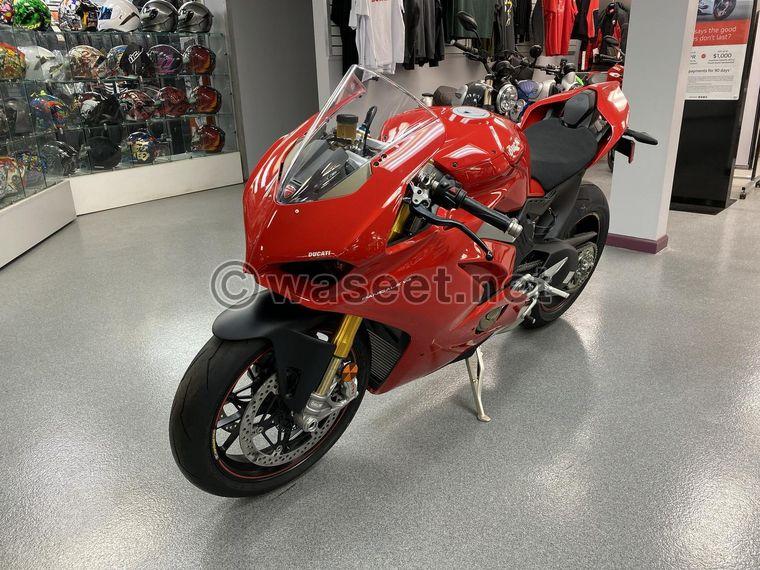 2019 Ducati Panigale V4S  0