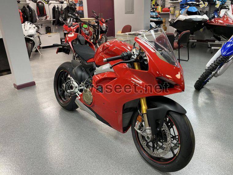 2019 Ducati Panigale V4S  3